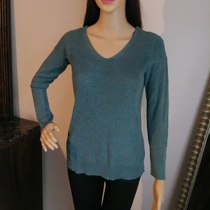 Beautiful long sleeve blouse in color green